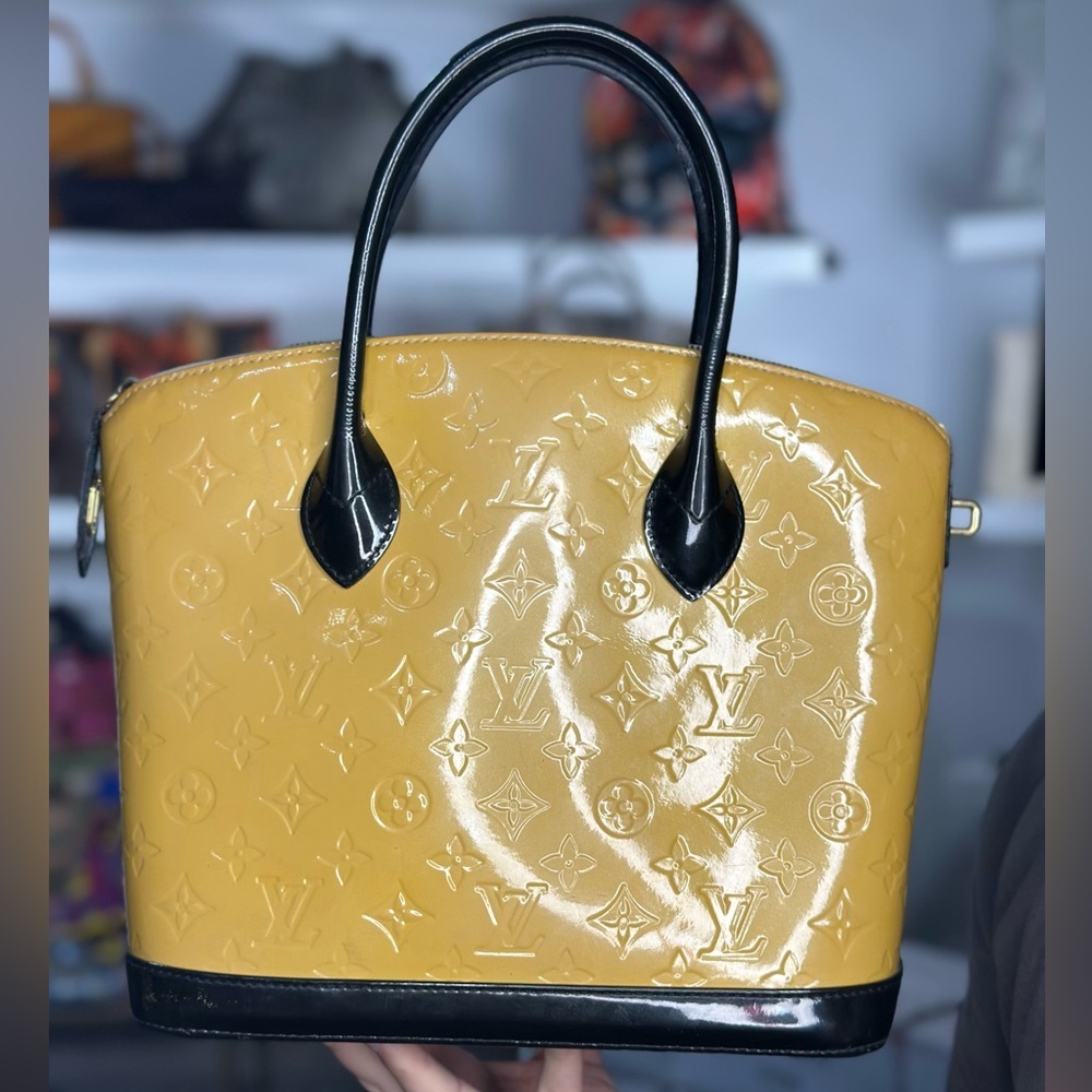 LV RARE VERNIS HANDBAG